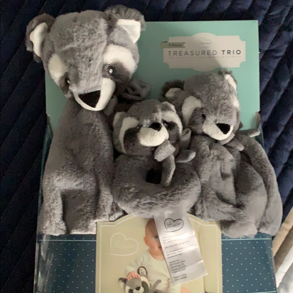 Brand New Cuddle Blanket Set